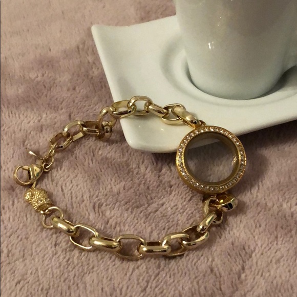 Origami Owl Jewelry - NWT Gold Link Locket Bracelet 8”
